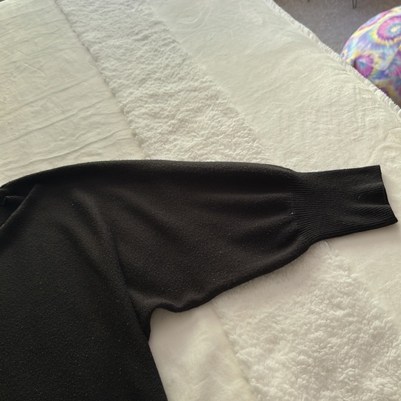 New York and Company lightweight sweater - Picture 5 of 8